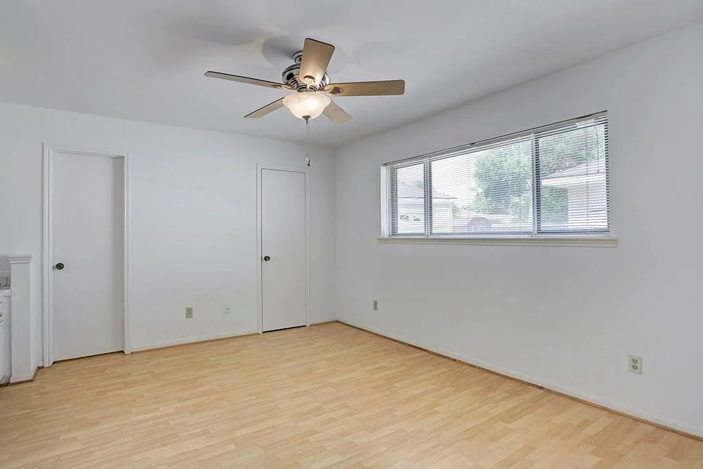 Photo of 12426 Attlee