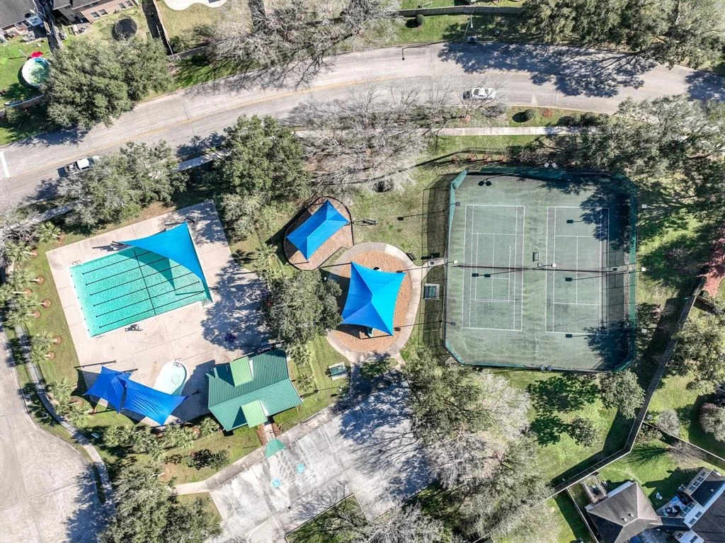 Photo of 601 White Oak Pointe
