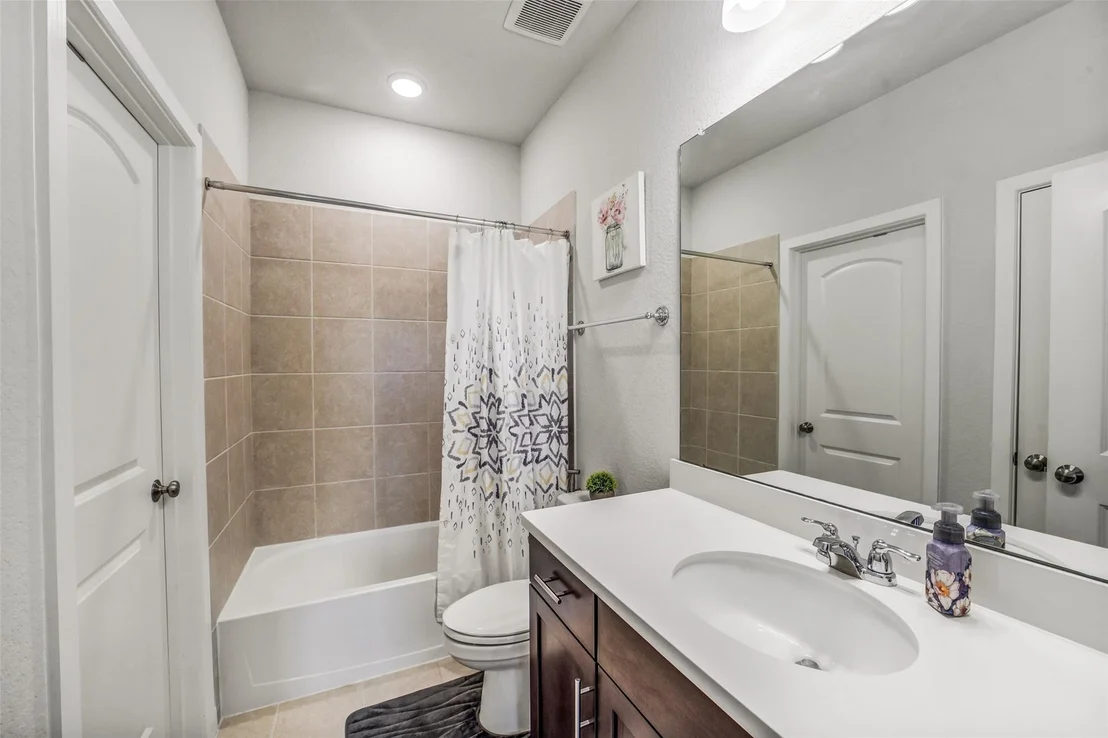 Photo of 9210 Lowell Cliff Drive
