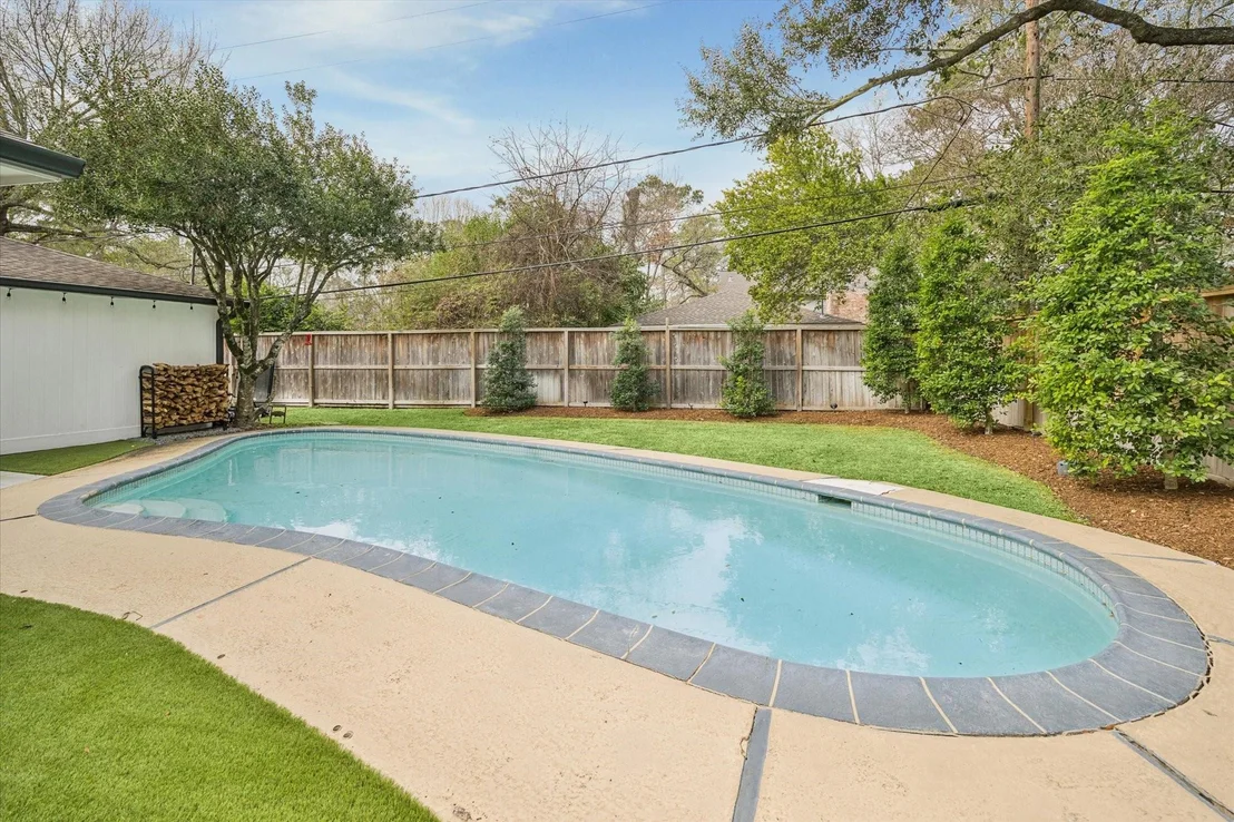 Photo of 1210 Briarbrook Drive