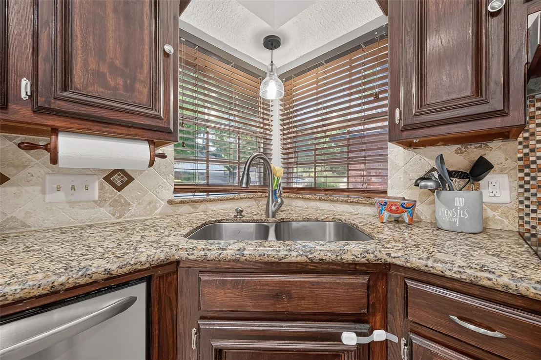 Photo of 14715 Summerway Lane