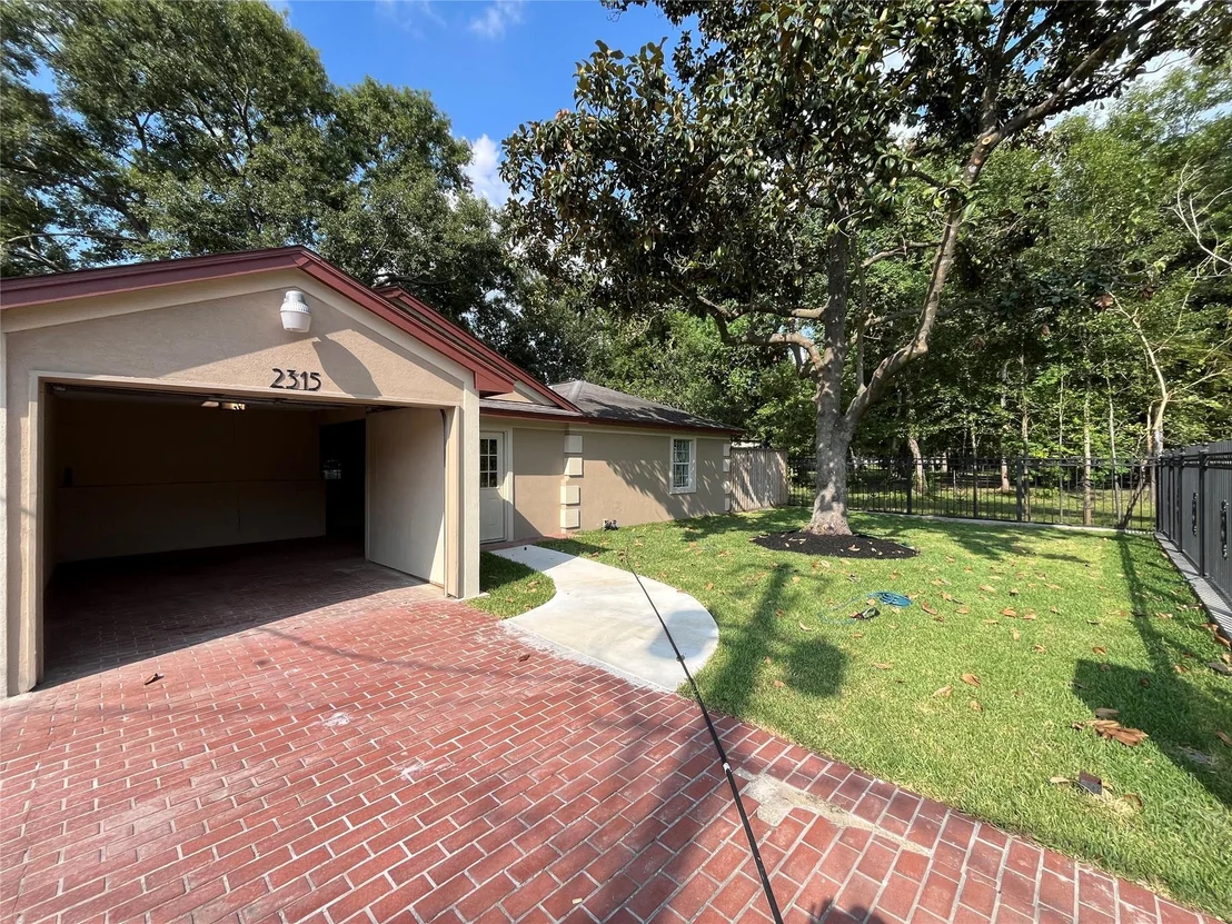 Photo of 2315 Langley Road