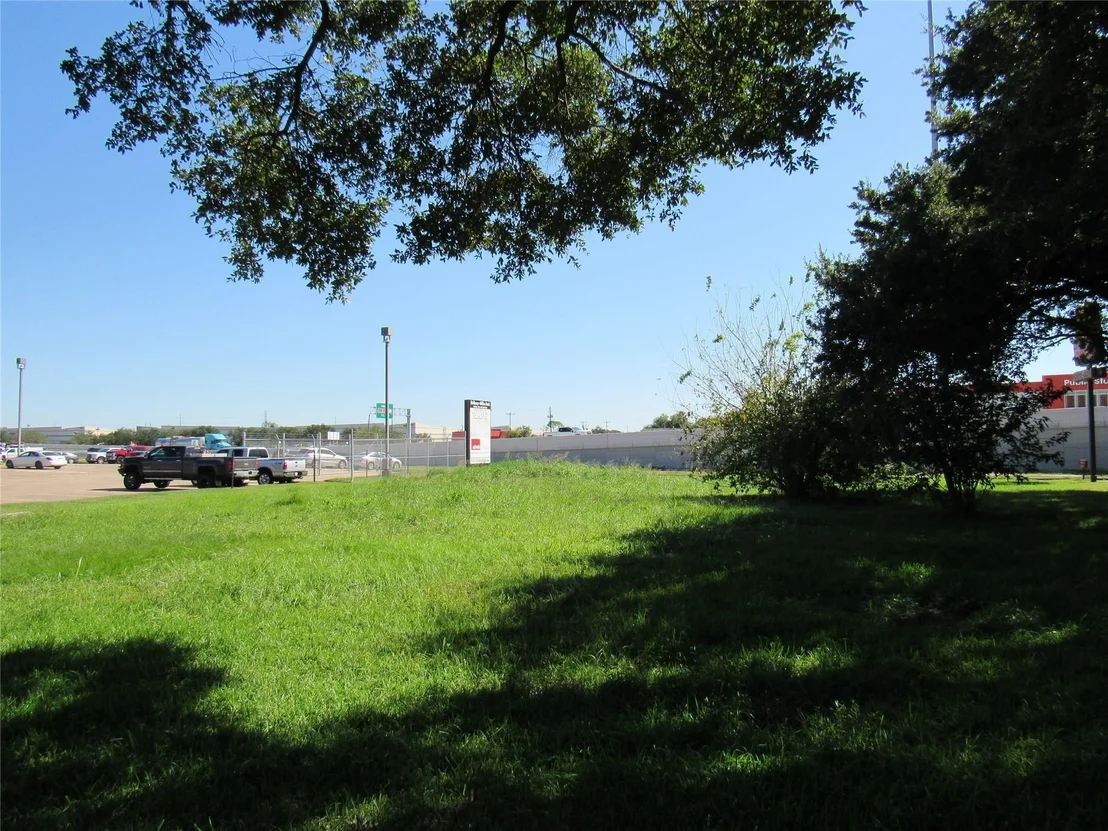 Photo of 3735 Red Bluff Road