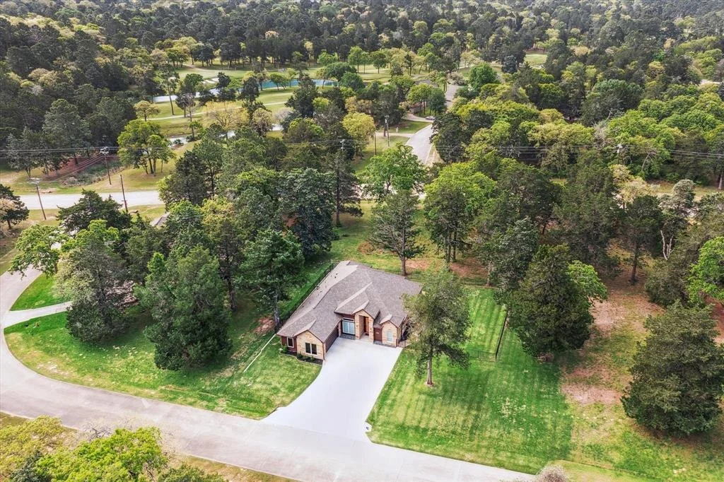 Photo of 401 Saint Andrews Drive
