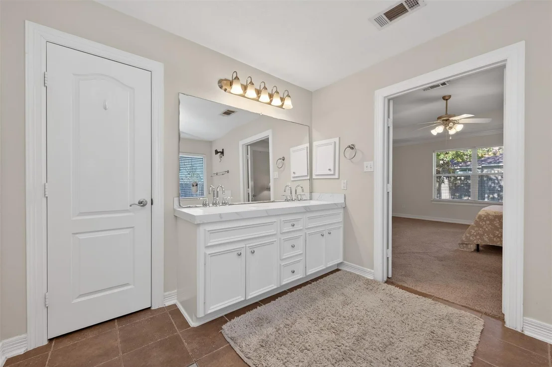 Photo of 3327 Willowbend Road