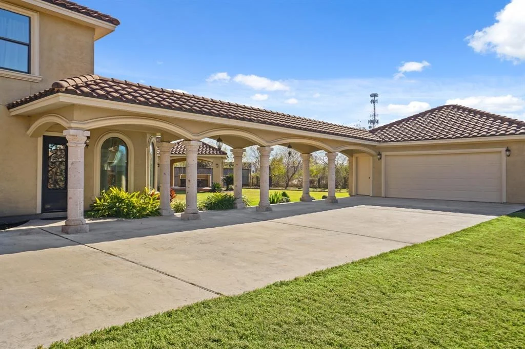 Photo of 16110 Rodale Drive