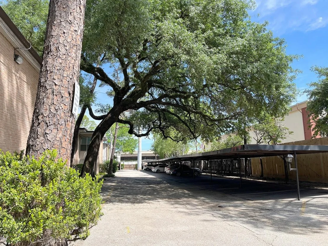 Photo of Unit 17 at 8211 Katy Freeway