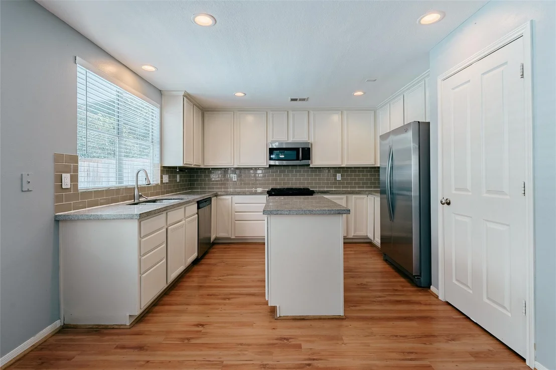 Photo of 22 E New Avery Place