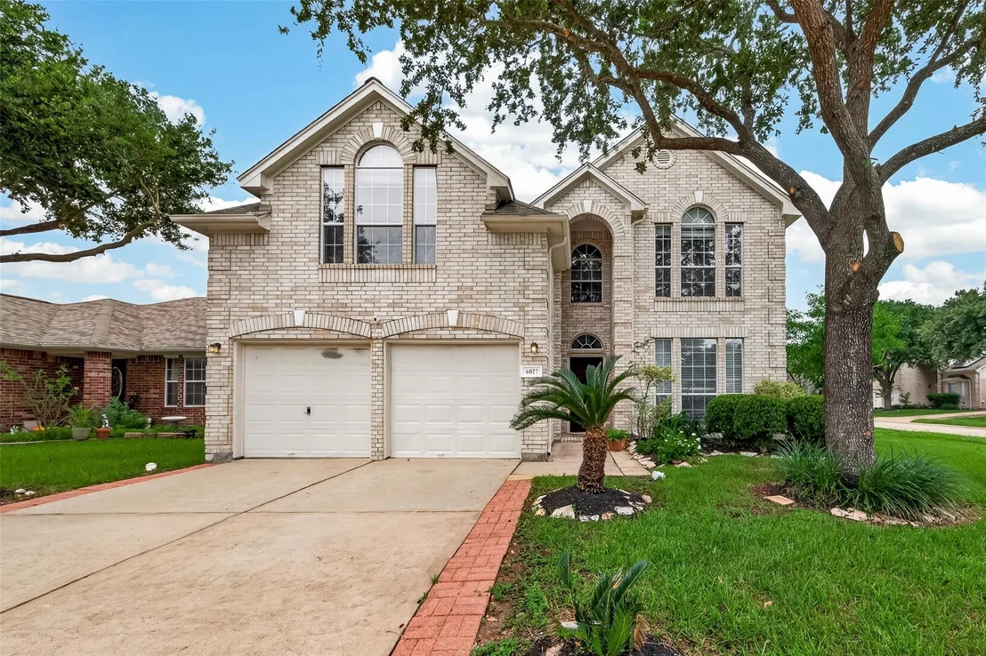 Photo of 6027 Dunsley Drive