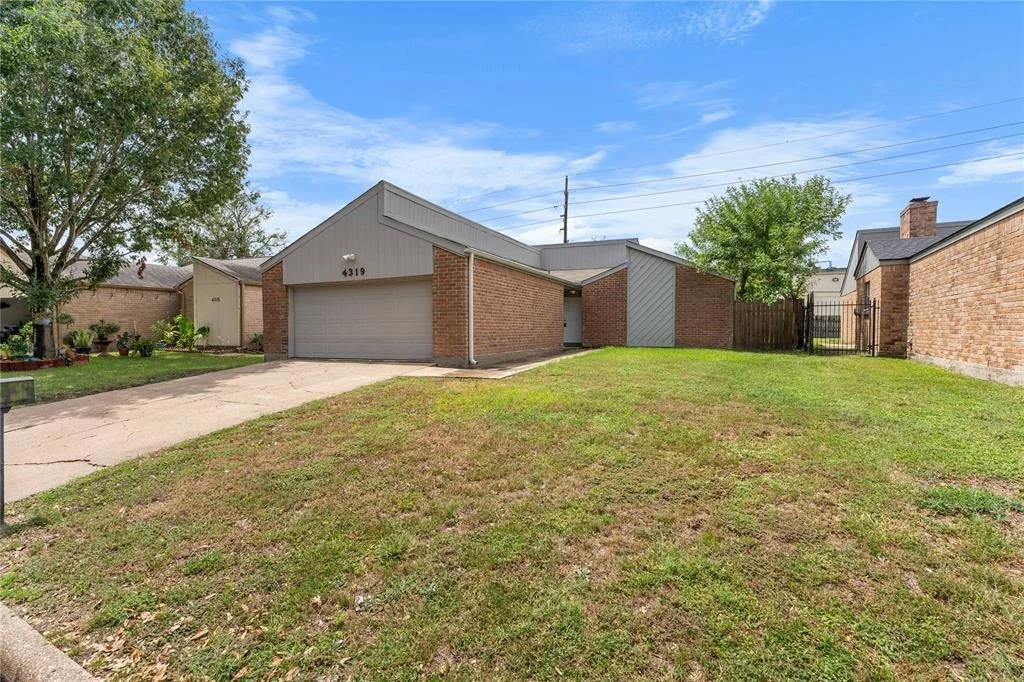 Photo of 4319 Aspenglen Drive