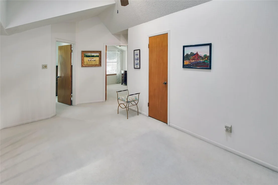 Photo of 19538 Enchanted Oaks Drive