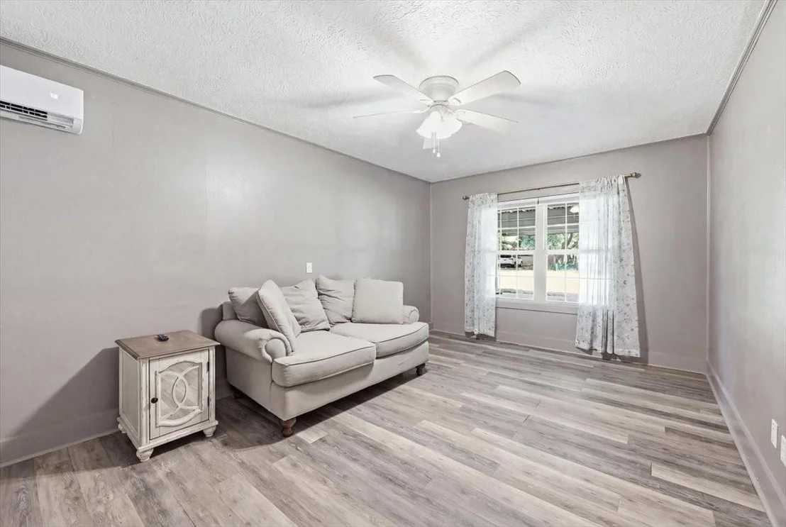 Photo of 407 Cypress Avenue