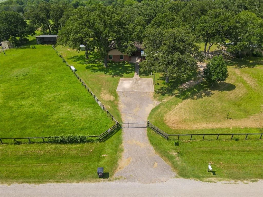 Photo of 44750 Cary Lane