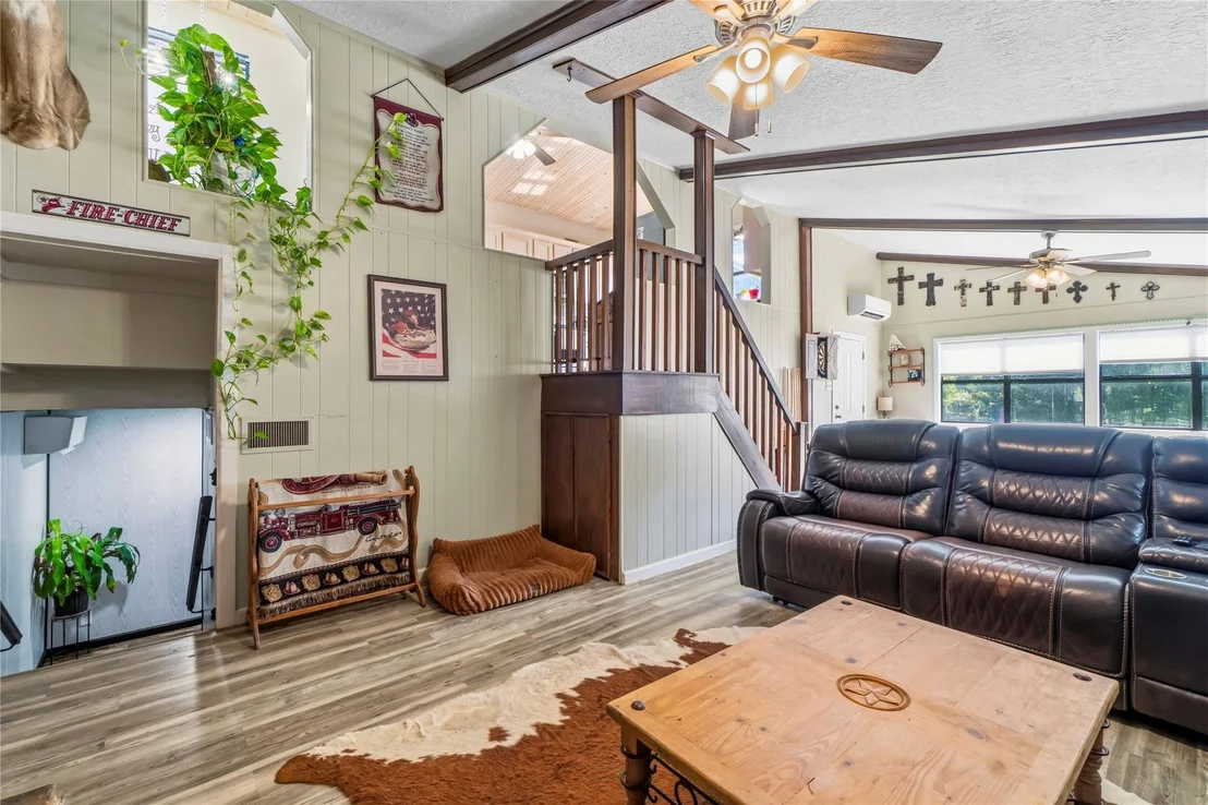 Photo of 146 Creekside Drive