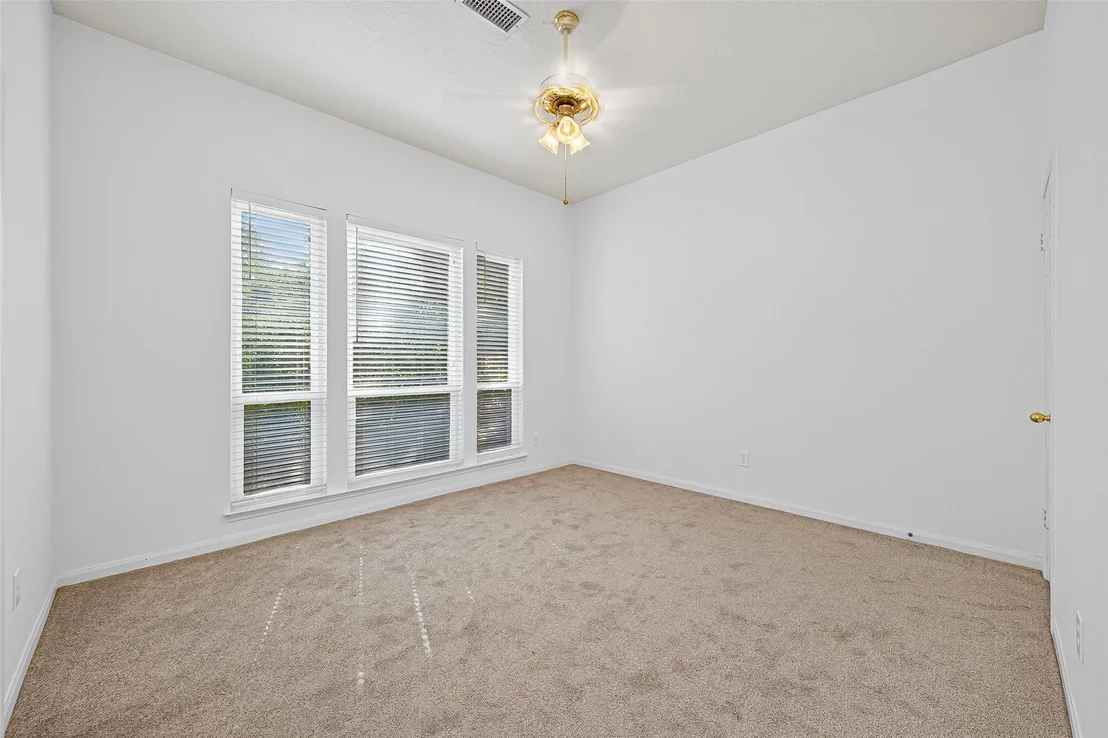 Photo of 151 W Coldbrook Circle