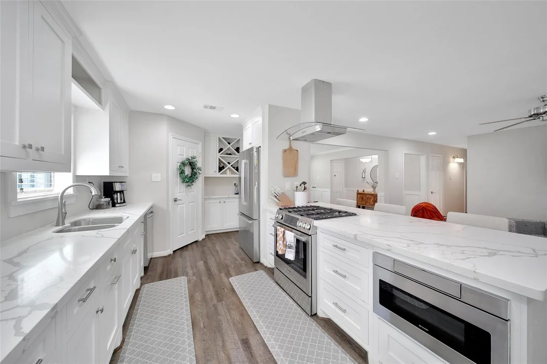 Photo of 4402 Fallbrook Drive