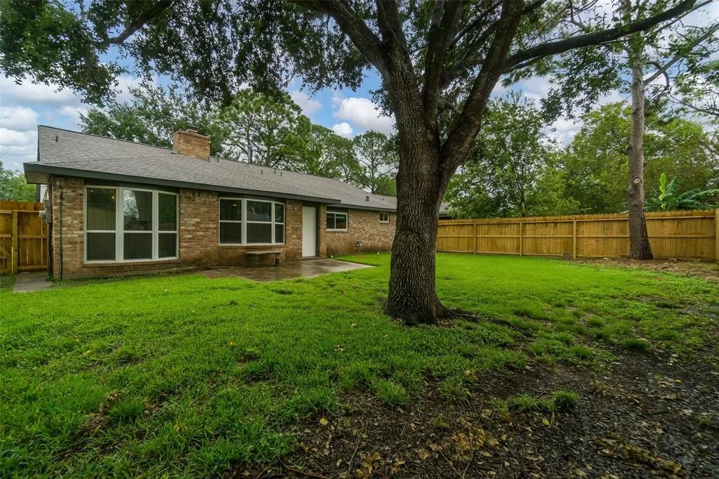 Photo of 16110 Reseda Circle