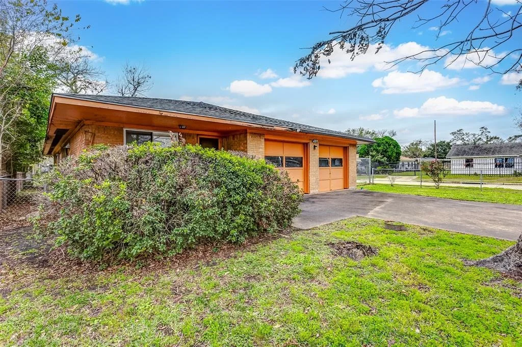 Photo of 418 Cliffside Drive