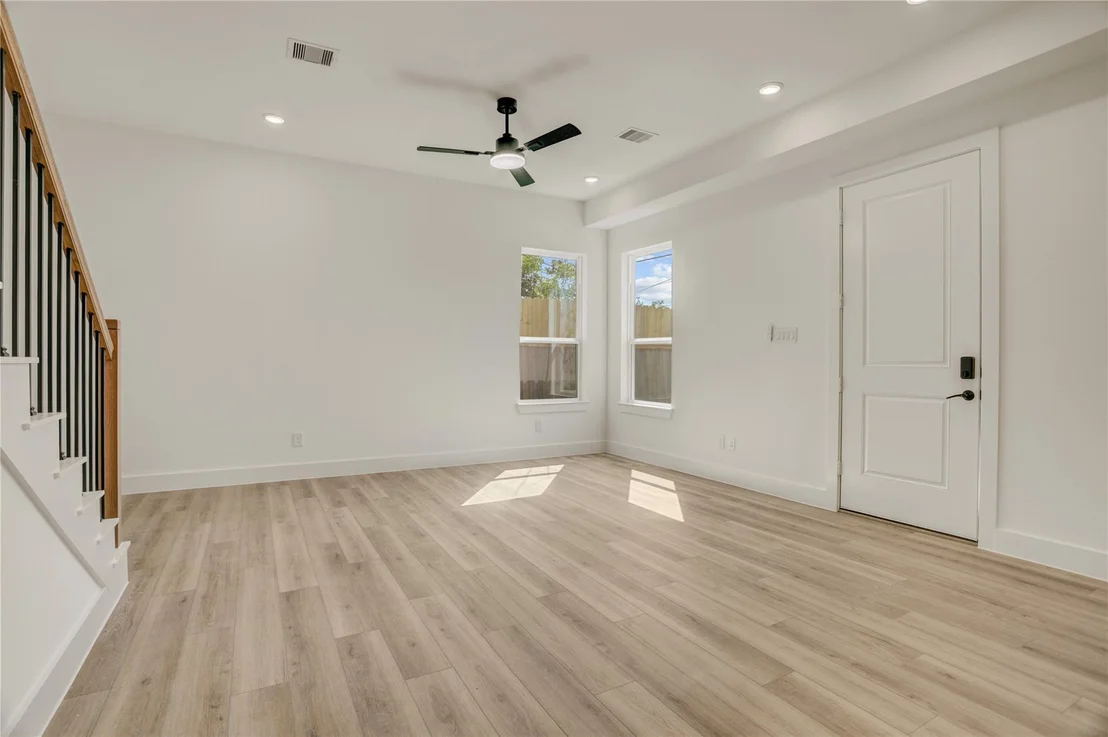 Photo of 9602 Burden Street
