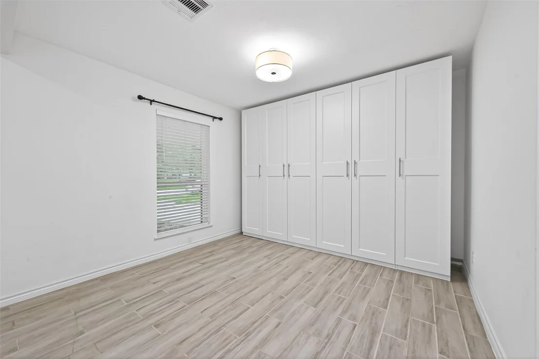 Photo of 11107 Cedarhurst Drive