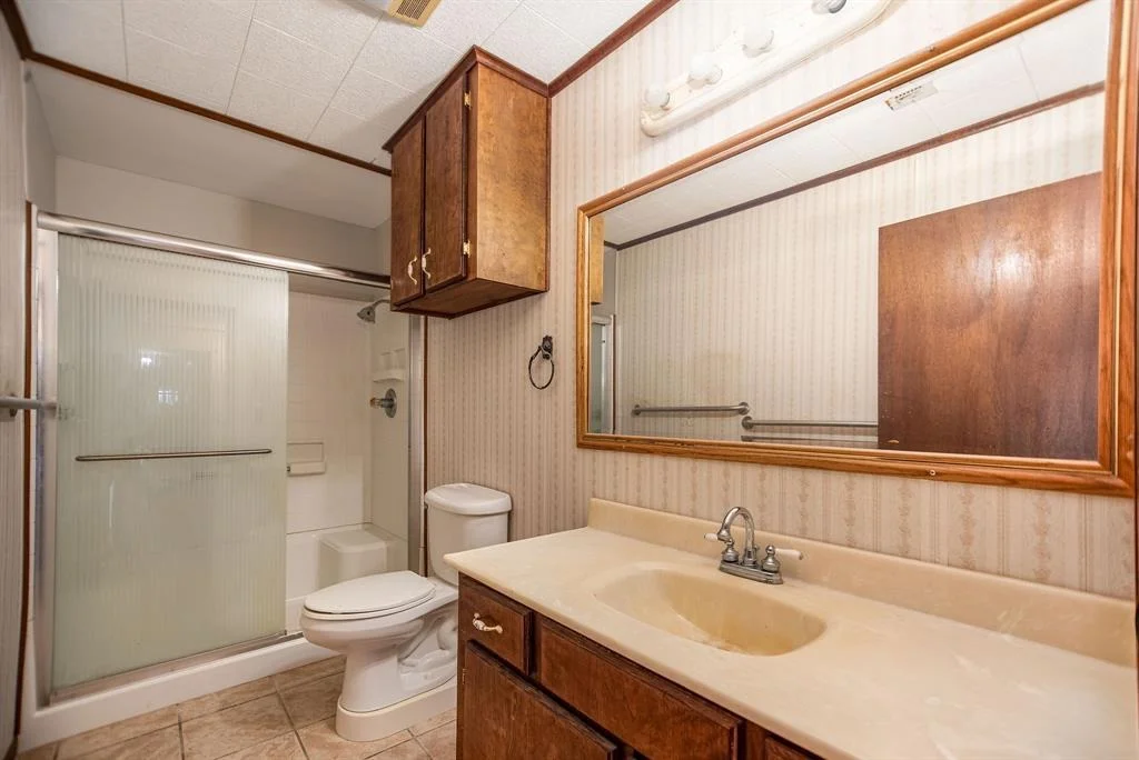 Photo of 587 Seakist Road