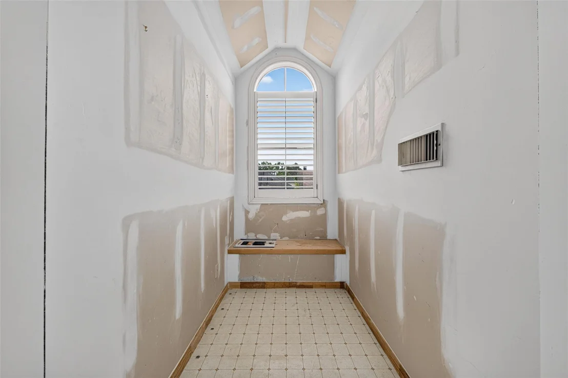 Photo of 2 W Terrace Drive