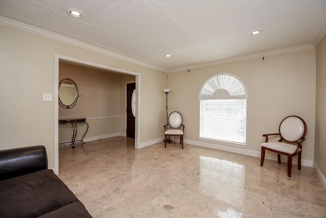 Photo of 426 Longview Drive
