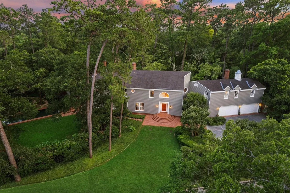 Photo of 3971 Inverness Drive