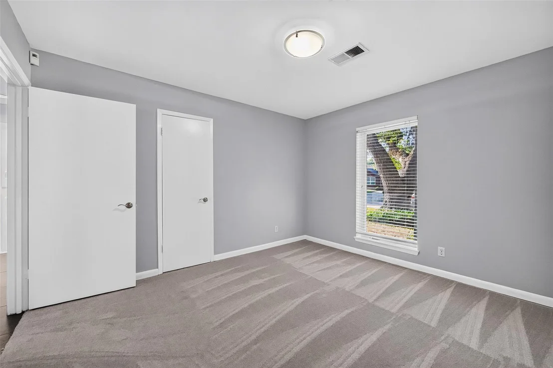 Photo of 5938 Claridge Drive