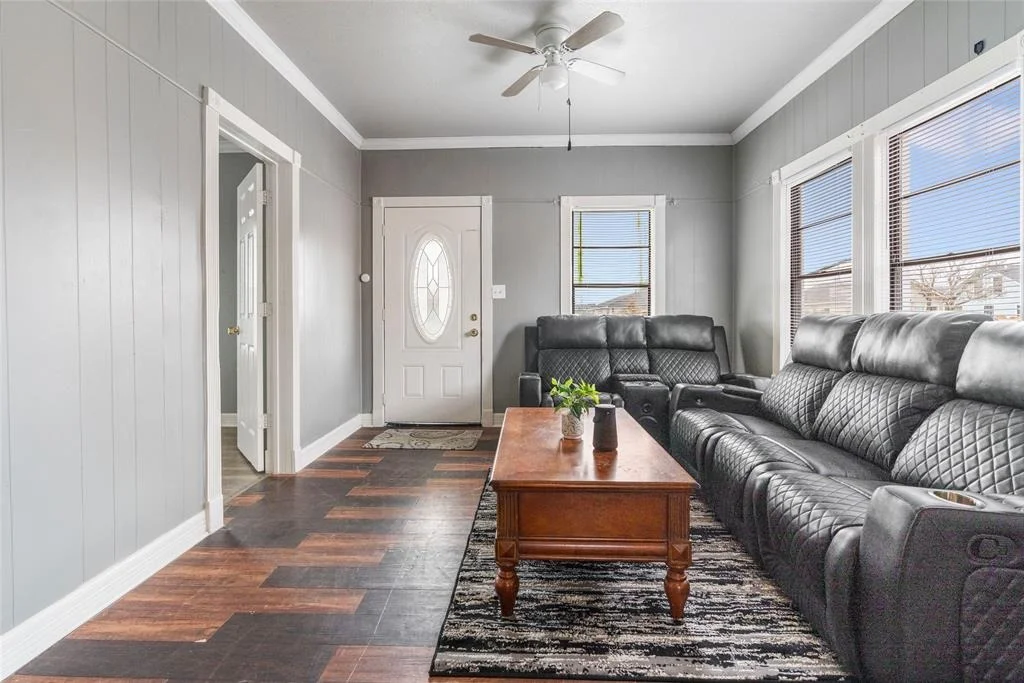Photo of 710 W 5th Street