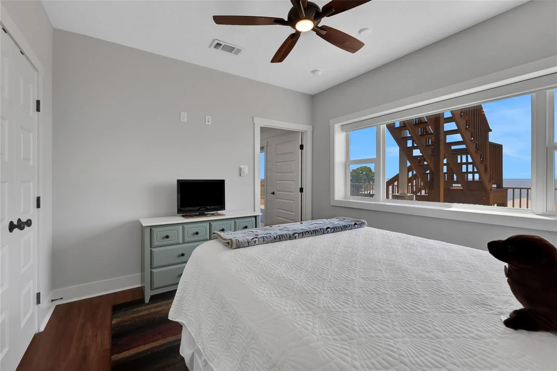 Photo of 230 Legacy Boulevard