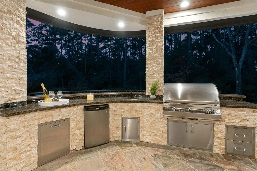 Photo of 337 W Pines Drive