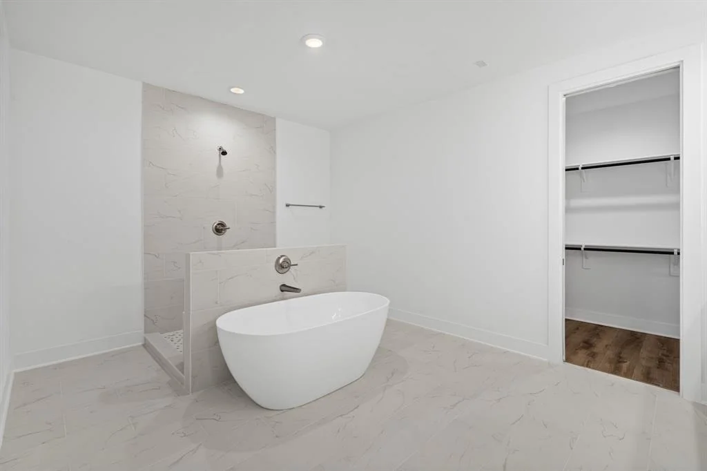Photo of 5621 Savyon Drive