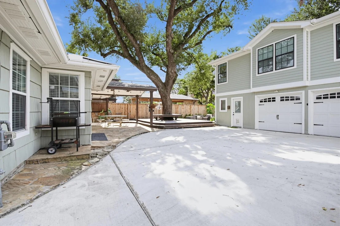 Photo of 1111 Timbergrove Lane