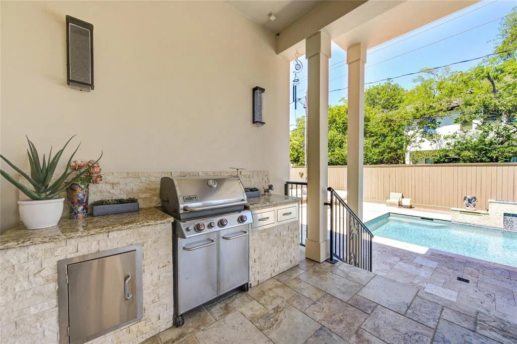 Photo of 4532 Maple Street