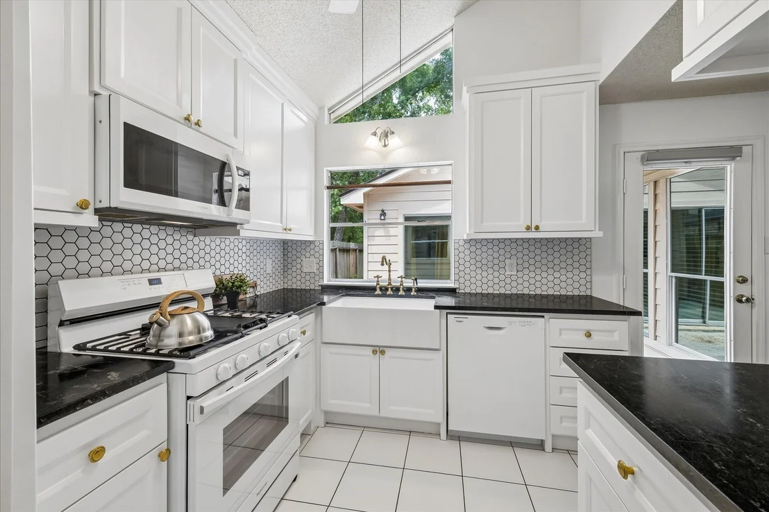 Photo of 20 Edgewood Forest Court