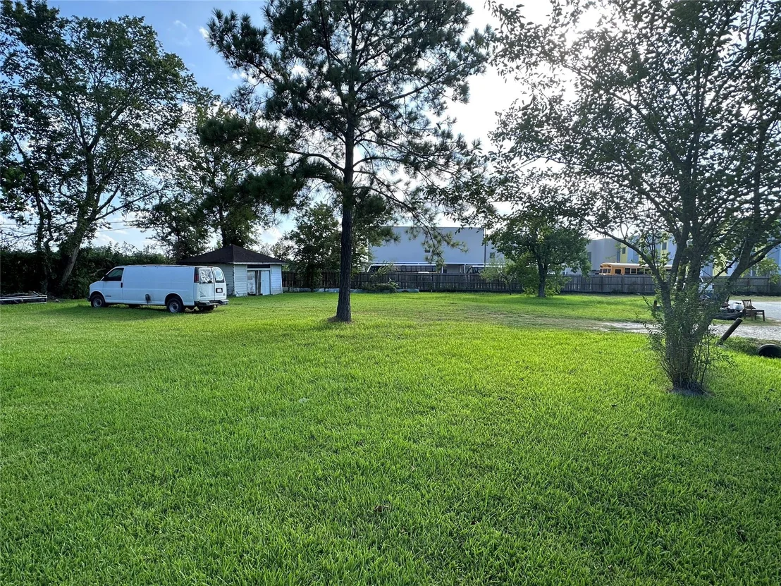 Photo of 2100 Pine Tree Drive