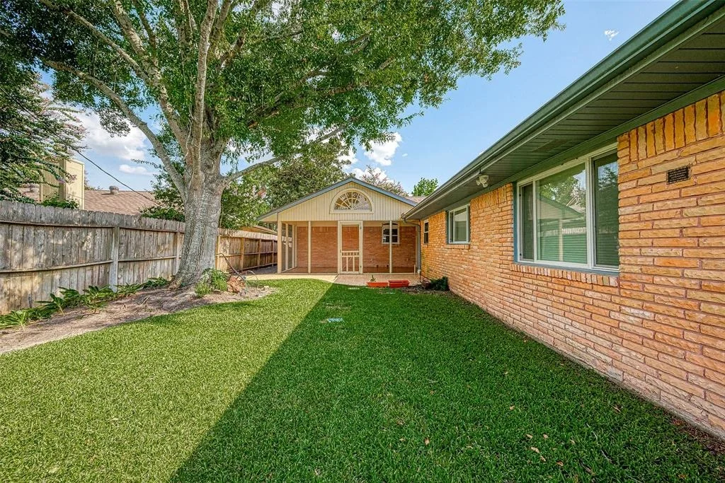 Photo of 5610 Braesvalley Drive