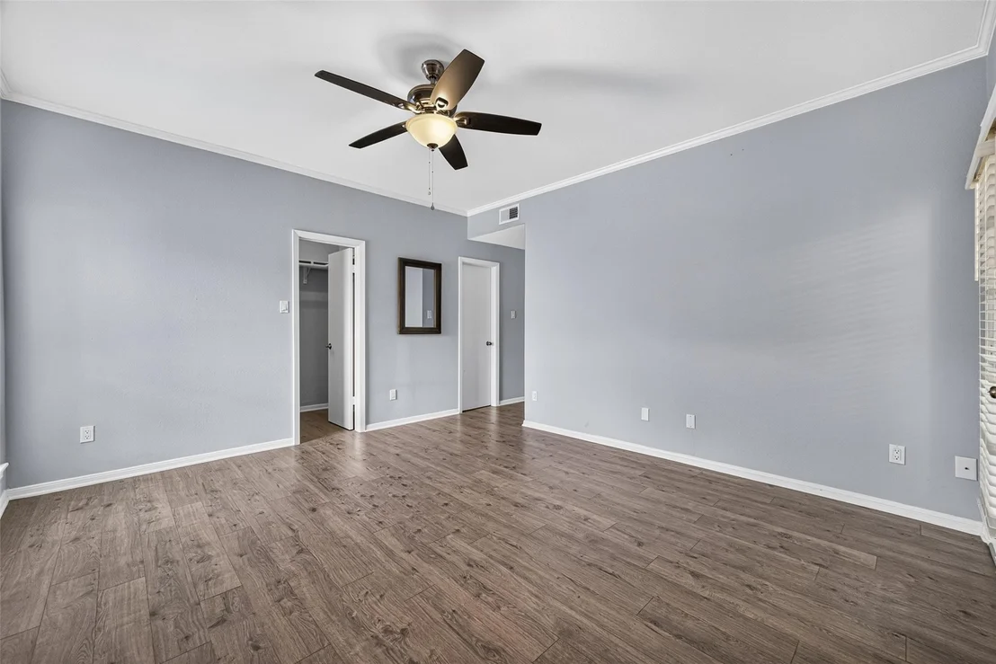 Photo of Unit 3D at 2001 Bering Drive