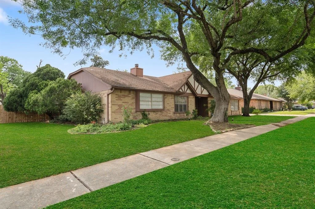 Photo of 19207 Woodglen Drive