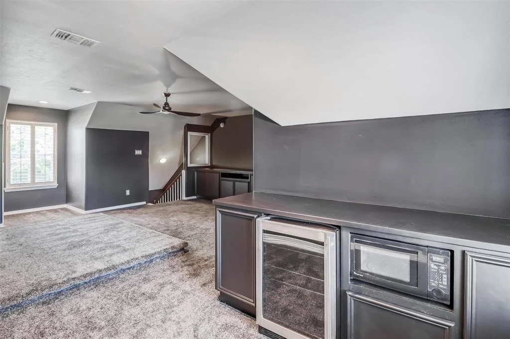 Photo of 2114 Summerland Drive N