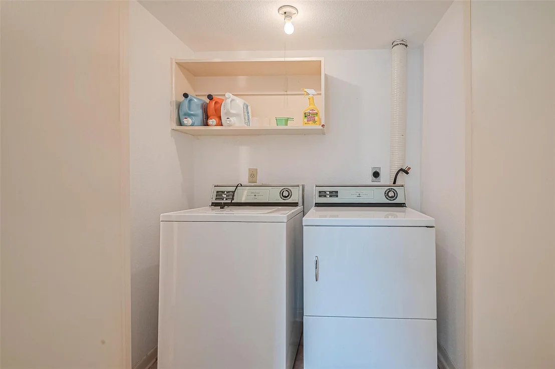 Photo of Unit 33 at 7575 Katy Freeway