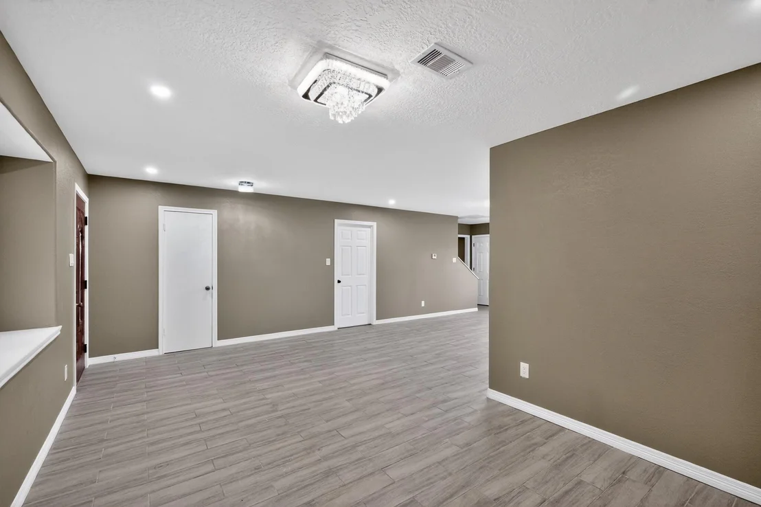 Photo of 2217 Hickory Lane