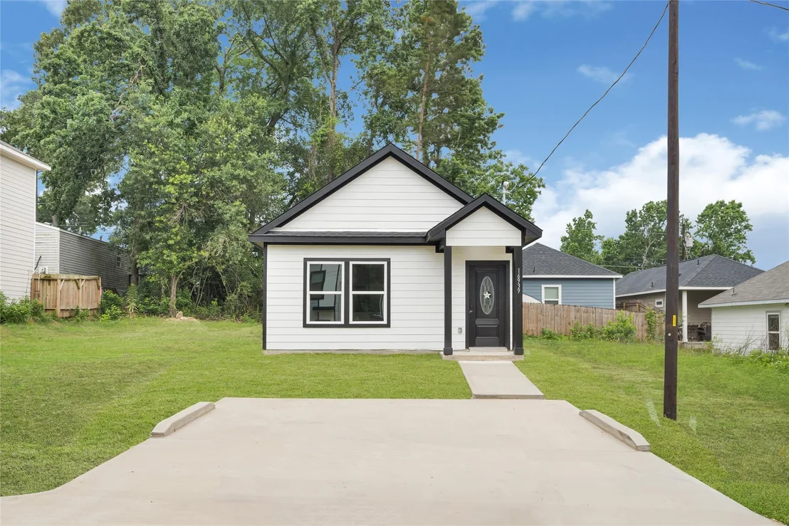 Photo of 16939 Balmoral