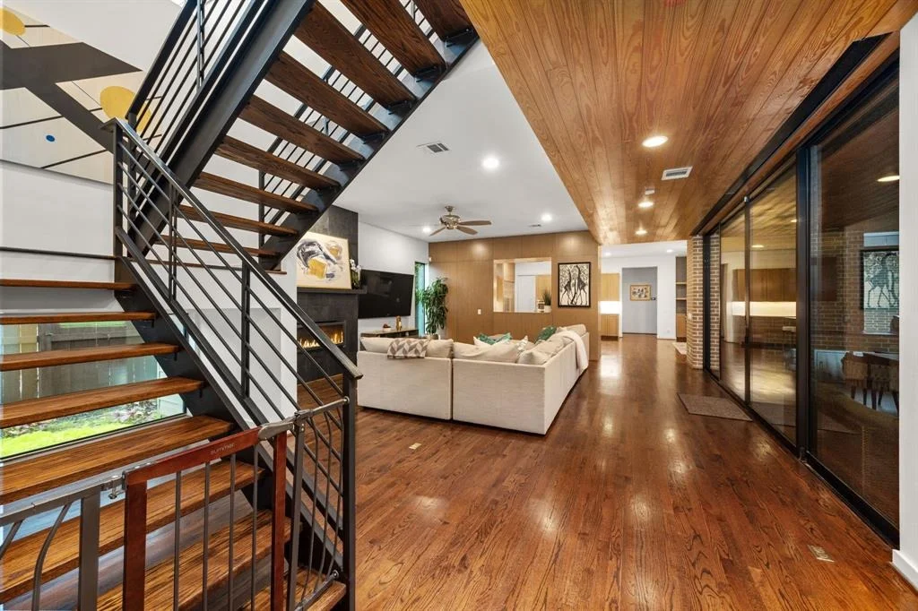 Photo of 9622 Pine Lake Drive