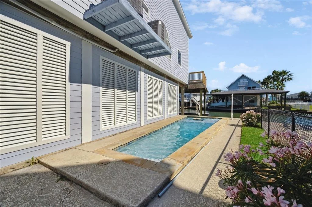 Photo of 210 Easterly