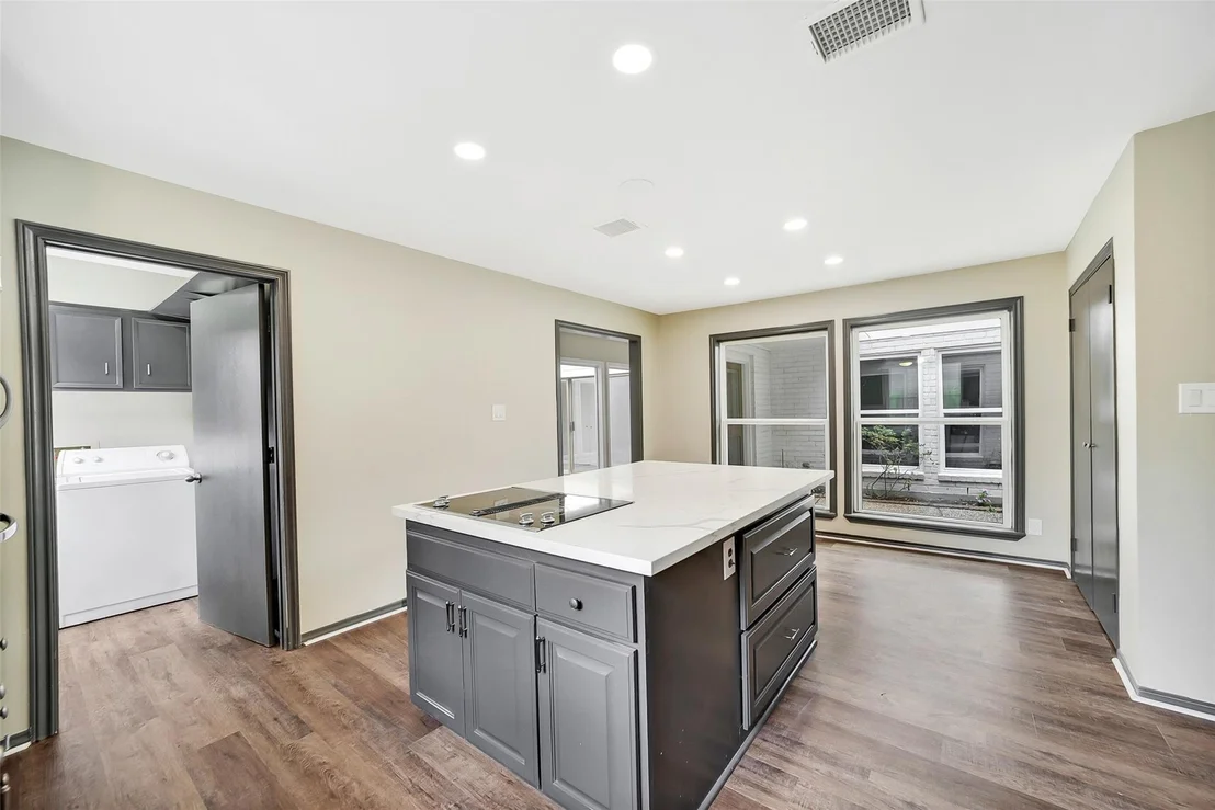 Photo of 2303 Willow Lake Drive