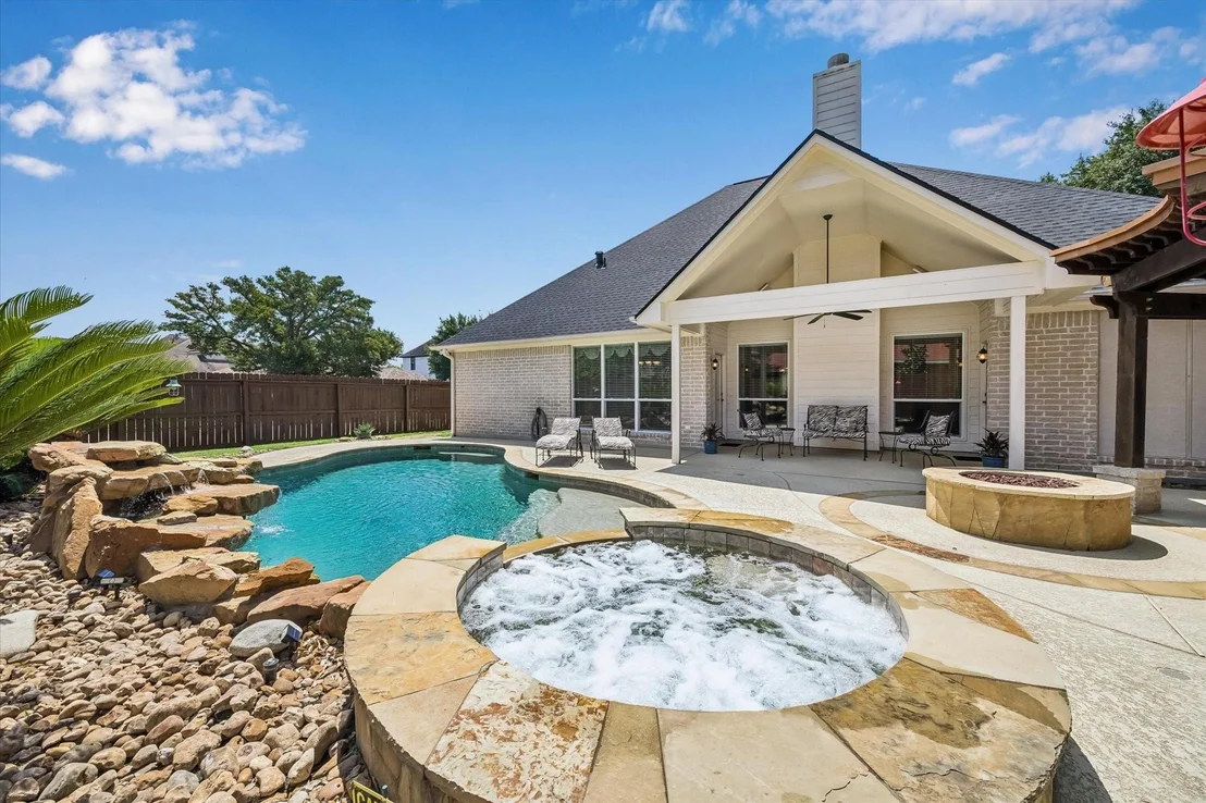 Photo of 17412 Waterview Drive