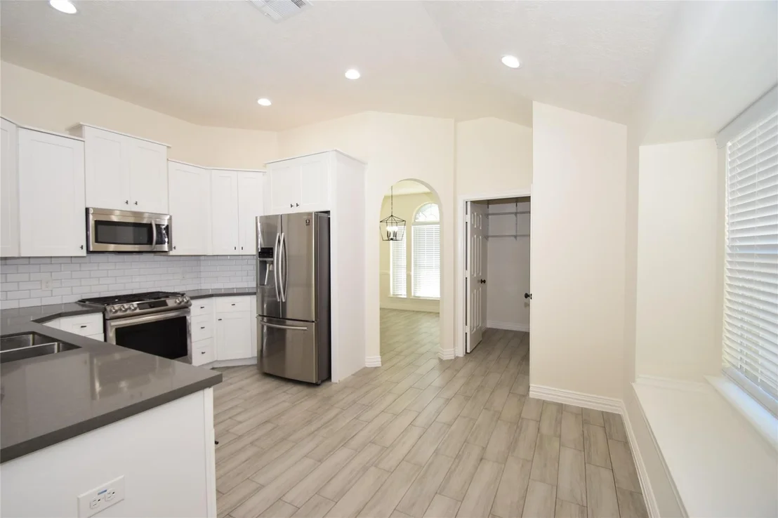 Photo of 5084 Morrison Boulevard