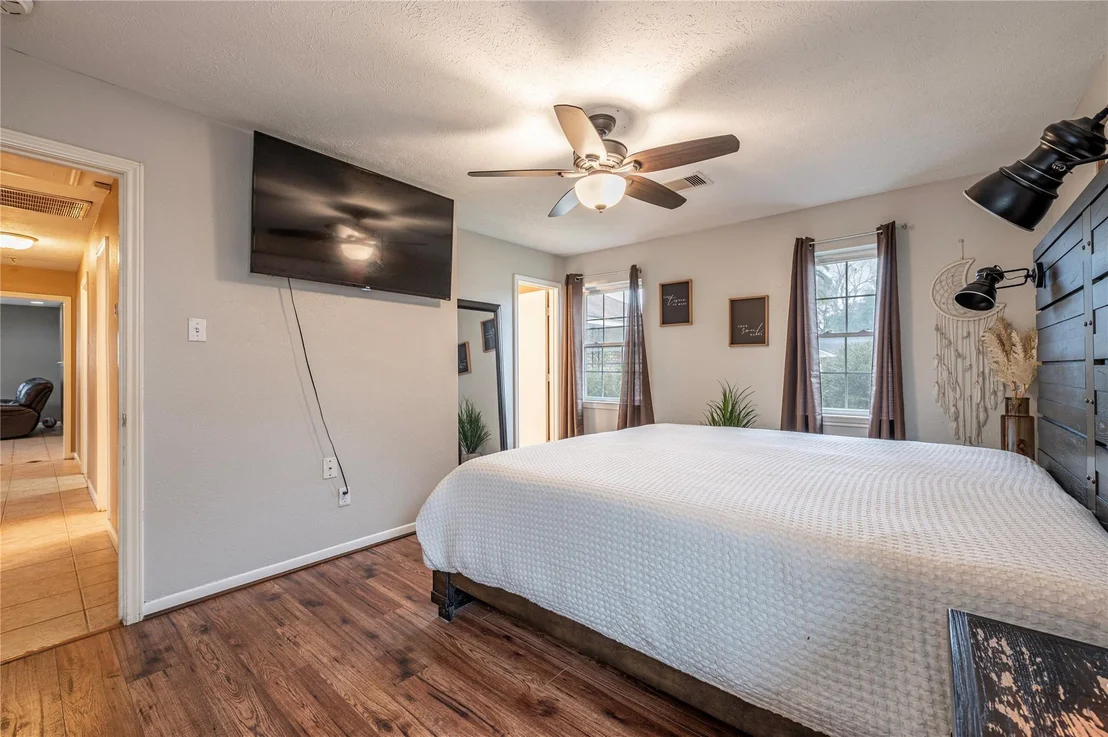 Photo of 4908 Holly Park Drive
